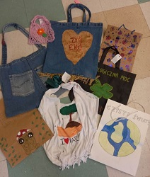 Na obrazku znajdują się torby biorące udział w konkursie na "EKO-TORBĘ"